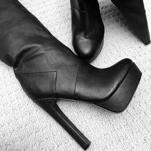 COLIN STUART 'Maneater' Platform Black Boot